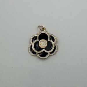 Chanel Camellia Zipper Pull